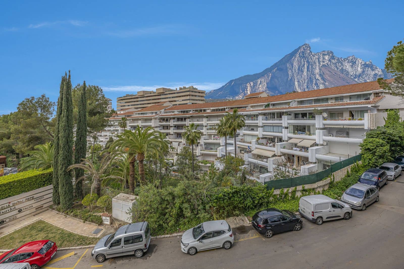 2 bedroom Apartment for sale in Golden Mile - € 990,000 (Ref: 9738826)