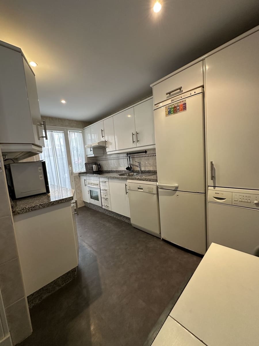 Apartamento de 3 habitaciones en Puerto Banus en venta - 520.000 € (Ref: 9738827)