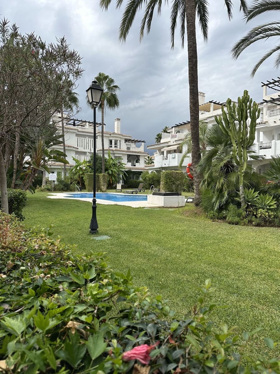 Apartamento de 3 habitaciones en Puerto Banus en venta - 520.000 € (Ref: 9738827)