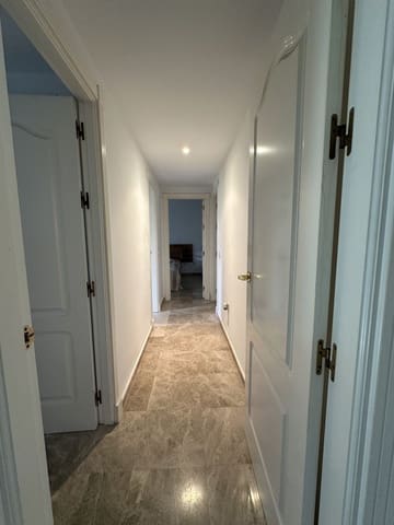 Apartamento de 3 habitaciones en Puerto Banus, Marbella en venta - 520.000 € (Ref: 9738827)