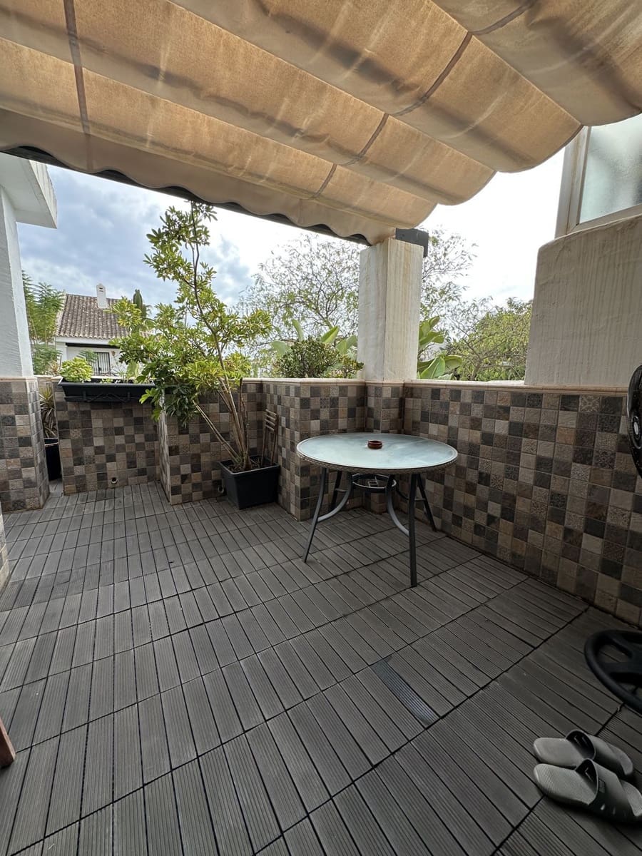 Apartamento de 3 habitaciones en Puerto Banus en venta - 520.000 € (Ref: 9738827)