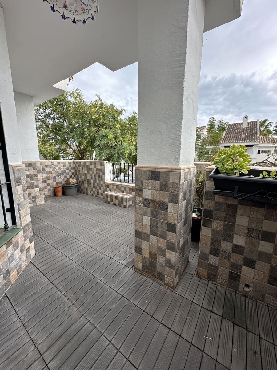 Apartamento de 3 habitaciones en Puerto Banus en venta - 520.000 € (Ref: 9738827)