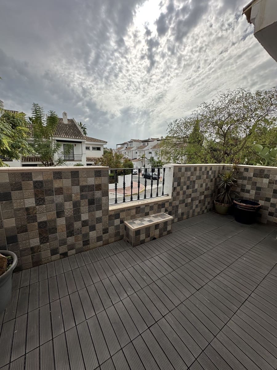 Apartamento de 3 habitaciones en Puerto Banus en venta - 520.000 € (Ref: 9738827)