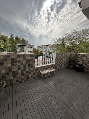 Apartamento de 3 habitaciones en Puerto Banus, Marbella en venta - 520.000 € (Ref: 9738827)