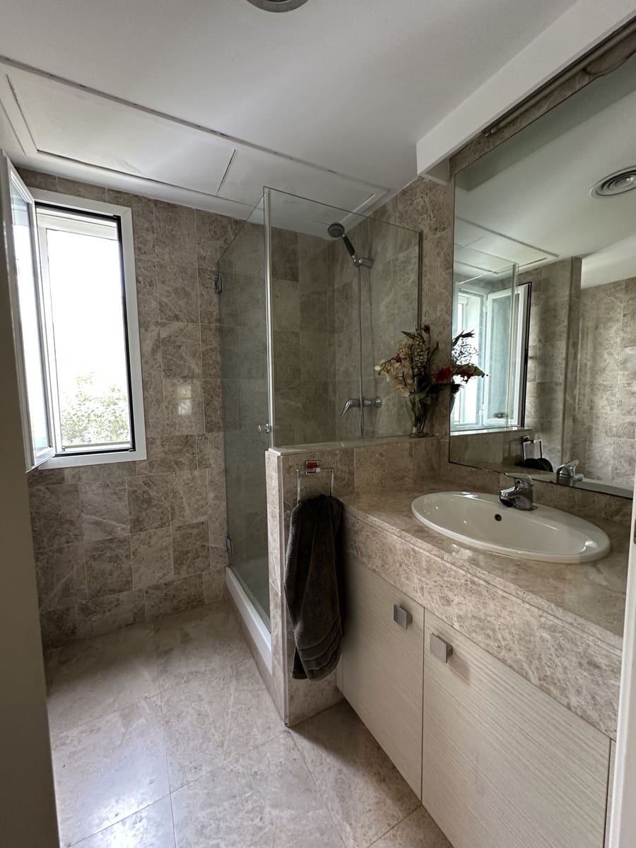 Apartamento de 3 habitaciones en Puerto Banus en venta - 520.000 € (Ref: 9738827)