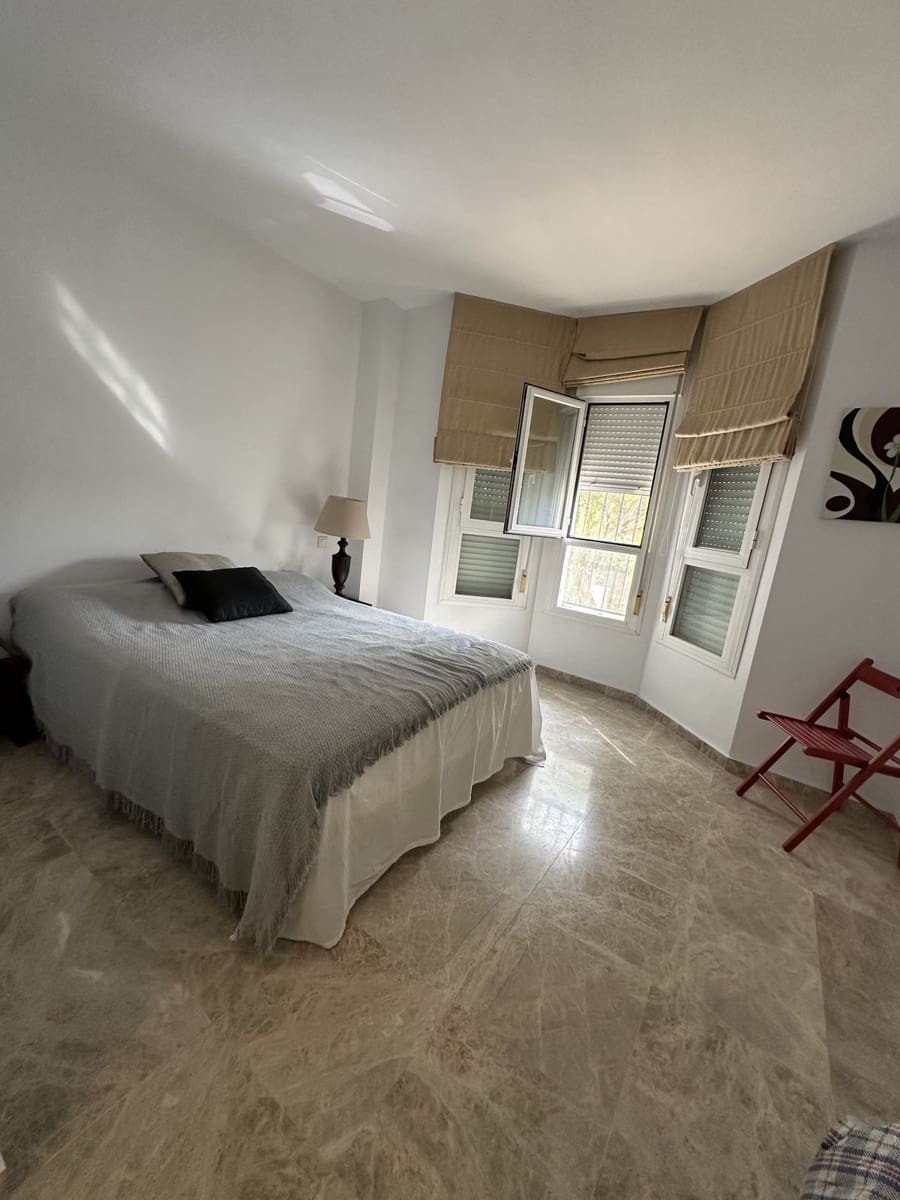 Apartamento de 3 habitaciones en Puerto Banus en venta - 520.000 € (Ref: 9738827)