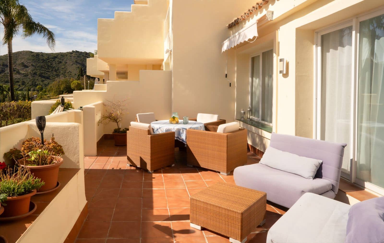 2 soveværelse Lejlighed til salg i Benahavis - € 430.000 (Ref: 9738829)