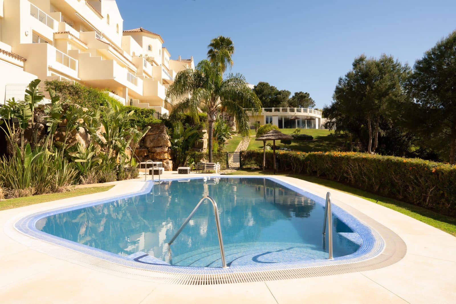 2 soveværelse Lejlighed til salg i Benahavis - € 430.000 (Ref: 9738829)