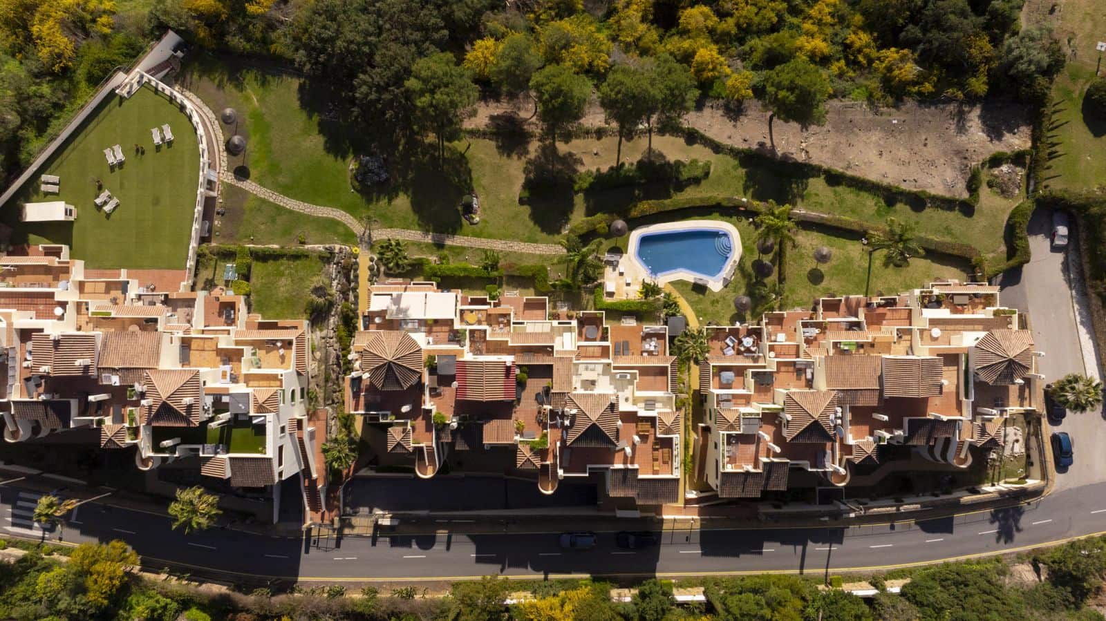 2 soveværelse Lejlighed til salg i Benahavis - € 430.000 (Ref: 9738829)