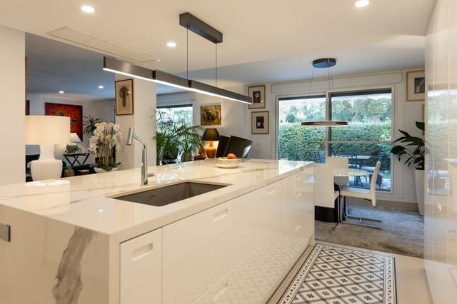 3 chambre Appartement à vendre à Sotogrande, San Roque - 880 000 € (Ref: 9738830)