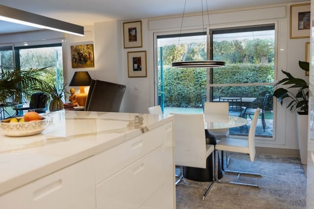 3 chambre Appartement à vendre à Sotogrande, San Roque - 880 000 € (Ref: 9738830)