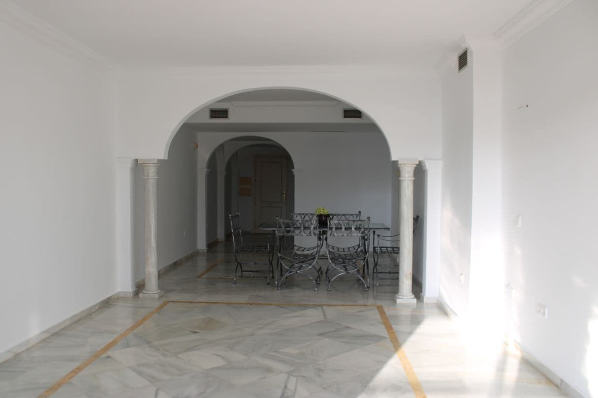 2 makuuhuone Huoneisto myytävänä paikassa Marbella - 470 000 € (Ref: 9738832)