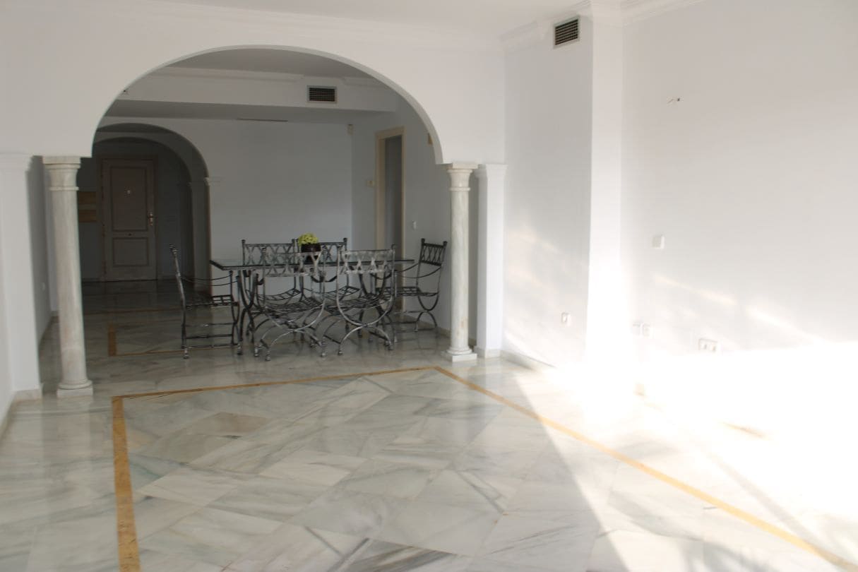 2 makuuhuone Huoneisto myytävänä paikassa Marbella - 470 000 € (Ref: 9738832)