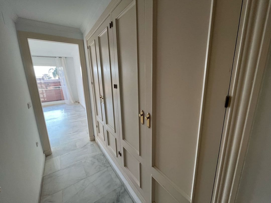 2 makuuhuone Huoneisto myytävänä paikassa Marbella - 470 000 € (Ref: 9738832)