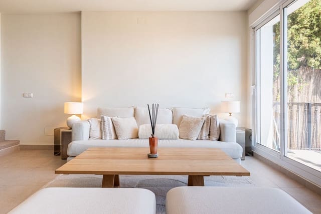 2 sovrum Hus till salu i Los Monteros, Marbella - 595 000 € (Ref: 9738833)