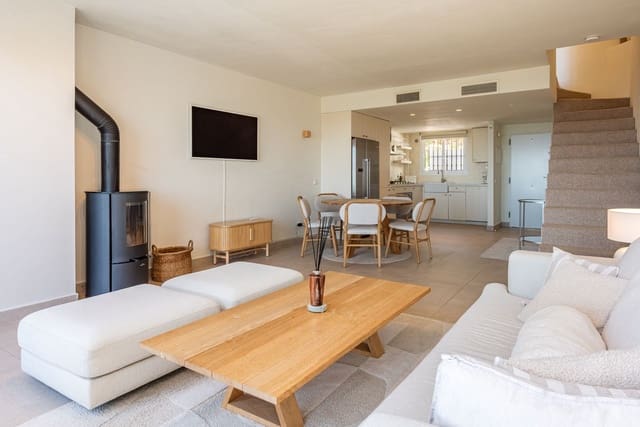 2 sovrum Hus till salu i Los Monteros, Marbella - 595 000 € (Ref: 9738833)