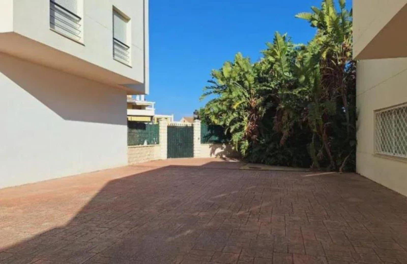 2 sovrum Lägenhet till salu i Estepona - 365 000 € (Ref: 9738837)