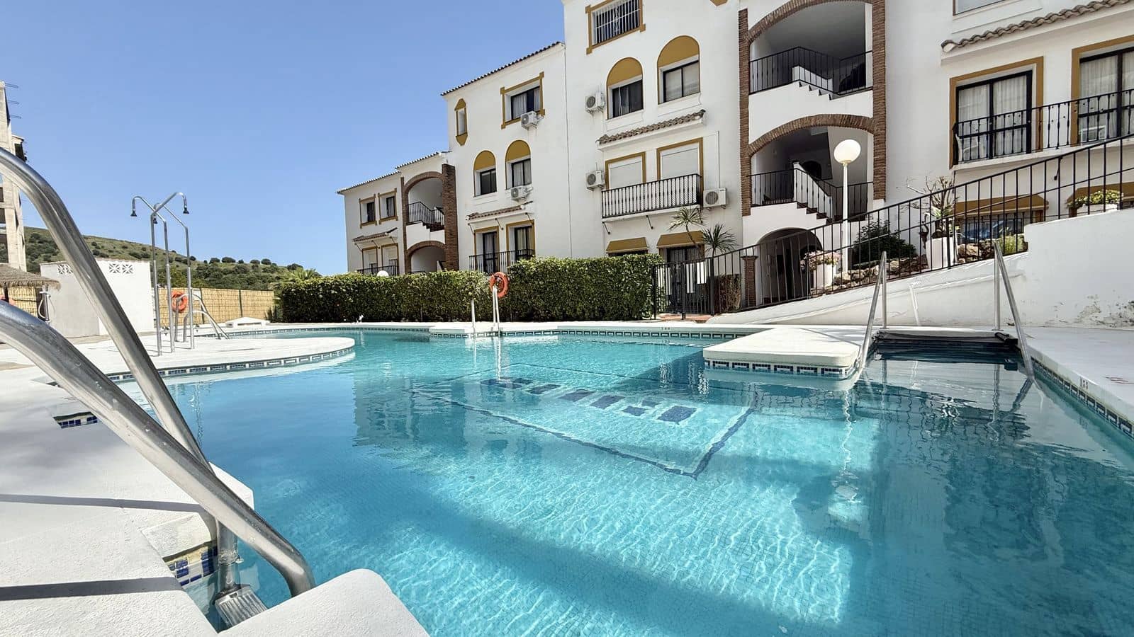 3 bedroom Apartment for sale in Calahonda - € 335,000 (Ref: 9738839)