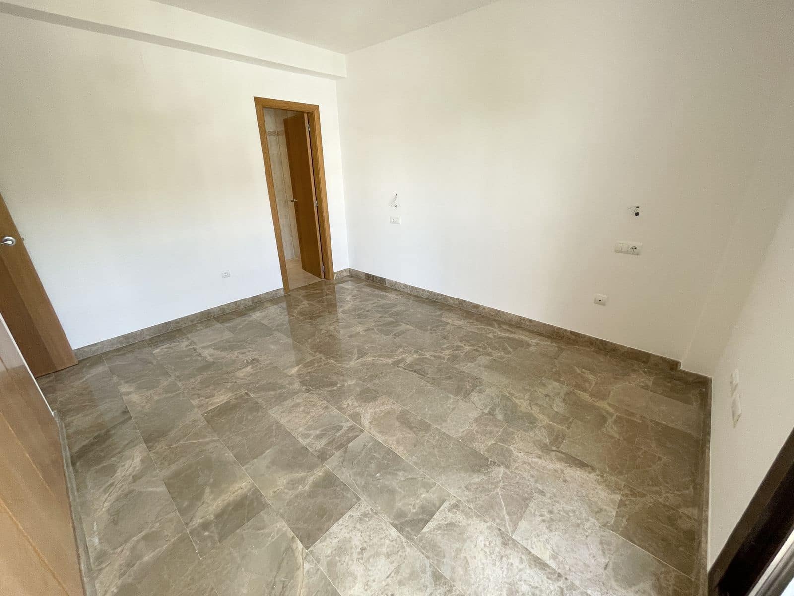 3 bedroom Apartment for sale in New Golden Mile - € 450,000 (Ref: 9738840)