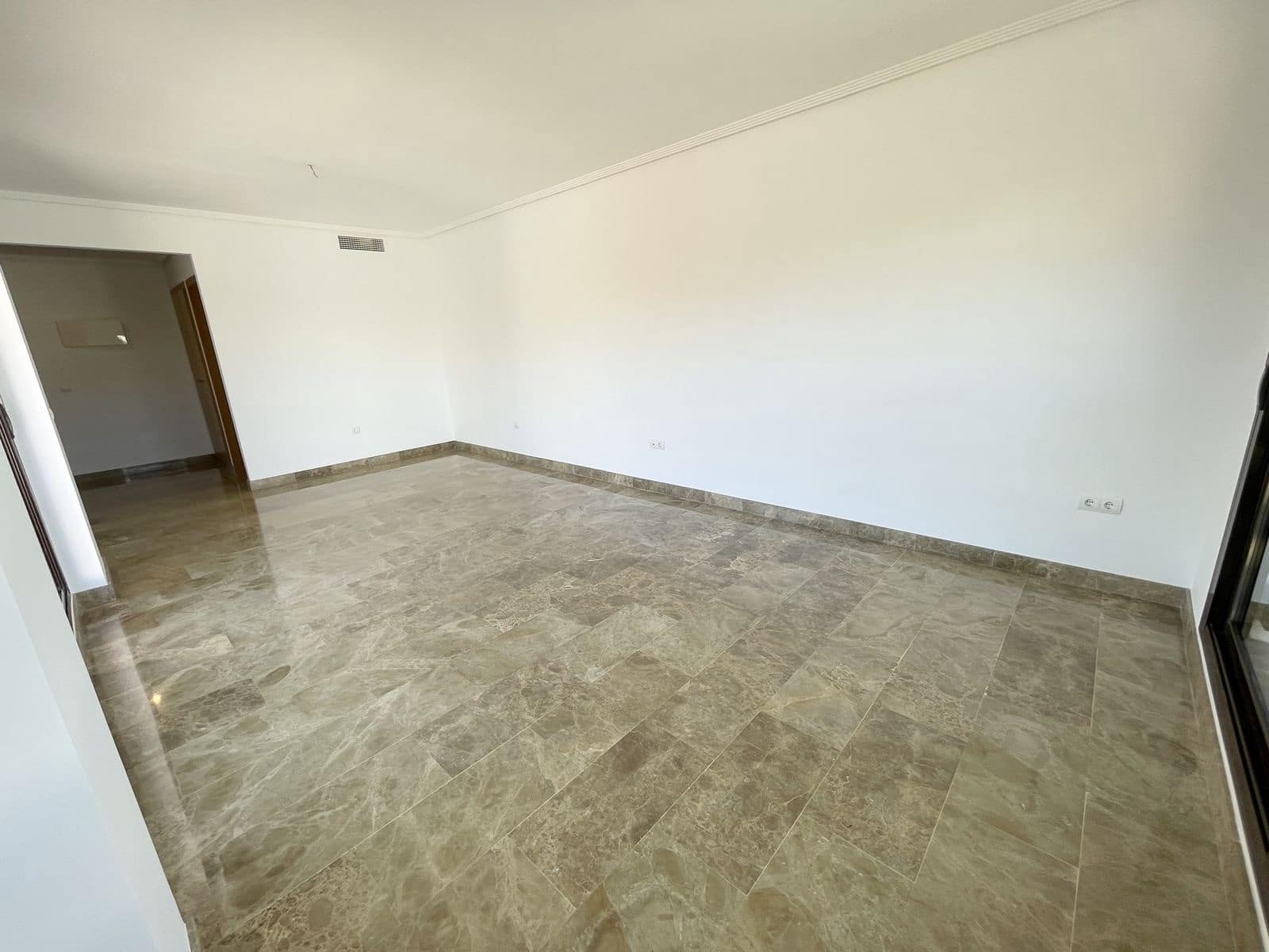 3 bedroom Apartment for sale in New Golden Mile - € 450,000 (Ref: 9738840)