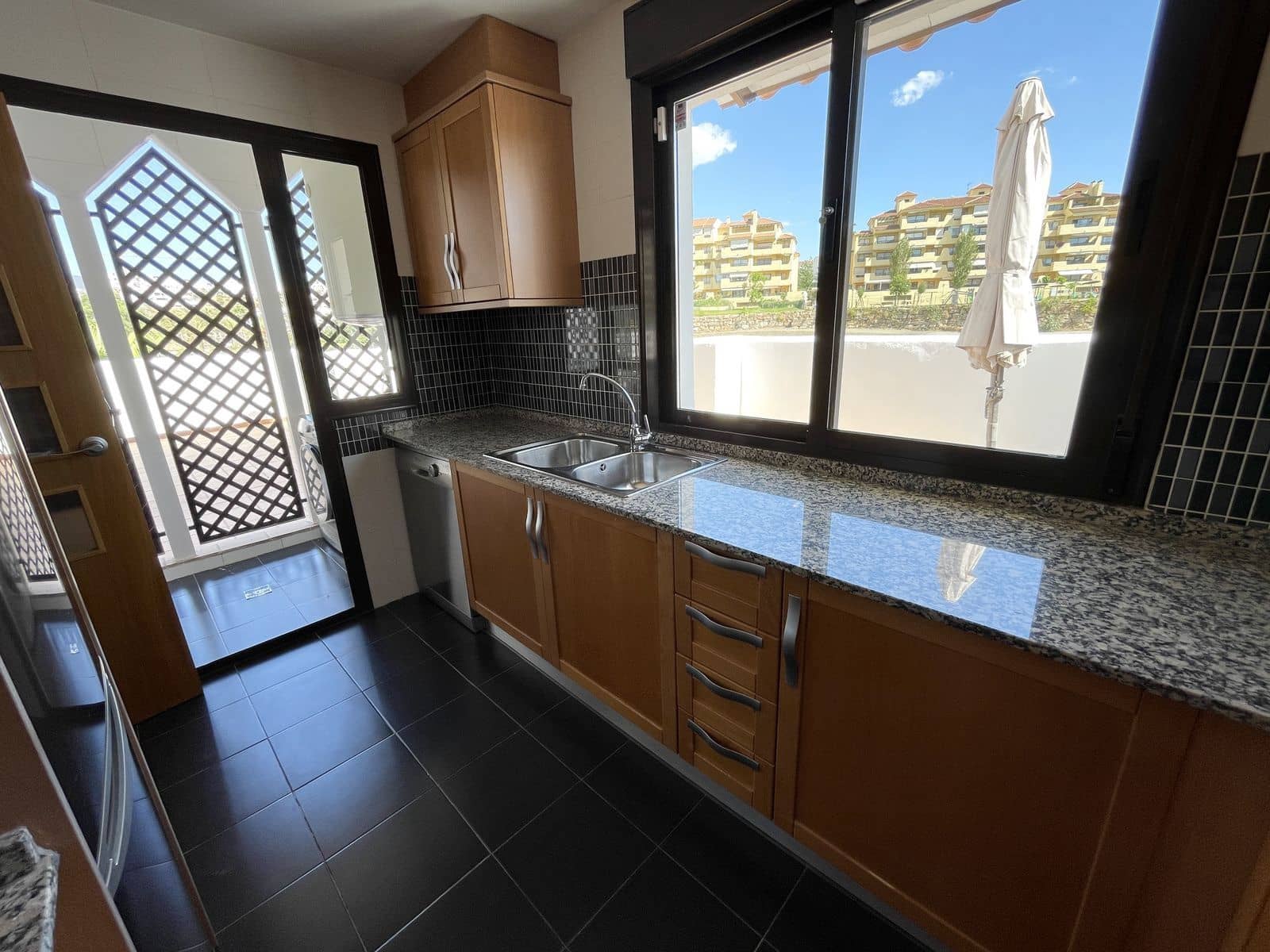3 bedroom Apartment for sale in New Golden Mile - € 450,000 (Ref: 9738840)