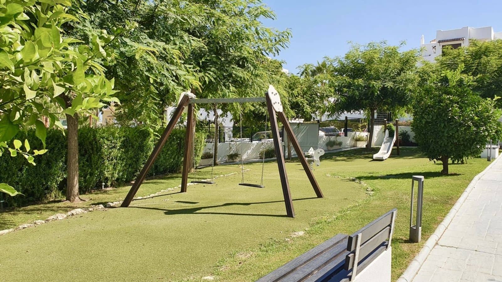 3 bedroom Apartment for sale in New Golden Mile - € 450,000 (Ref: 9738840)