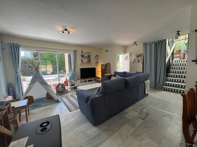 Casa de 3 habitaciones en Atalaya-Isdabe, Estepona en venta - 355.000 € (Ref: 9738842)