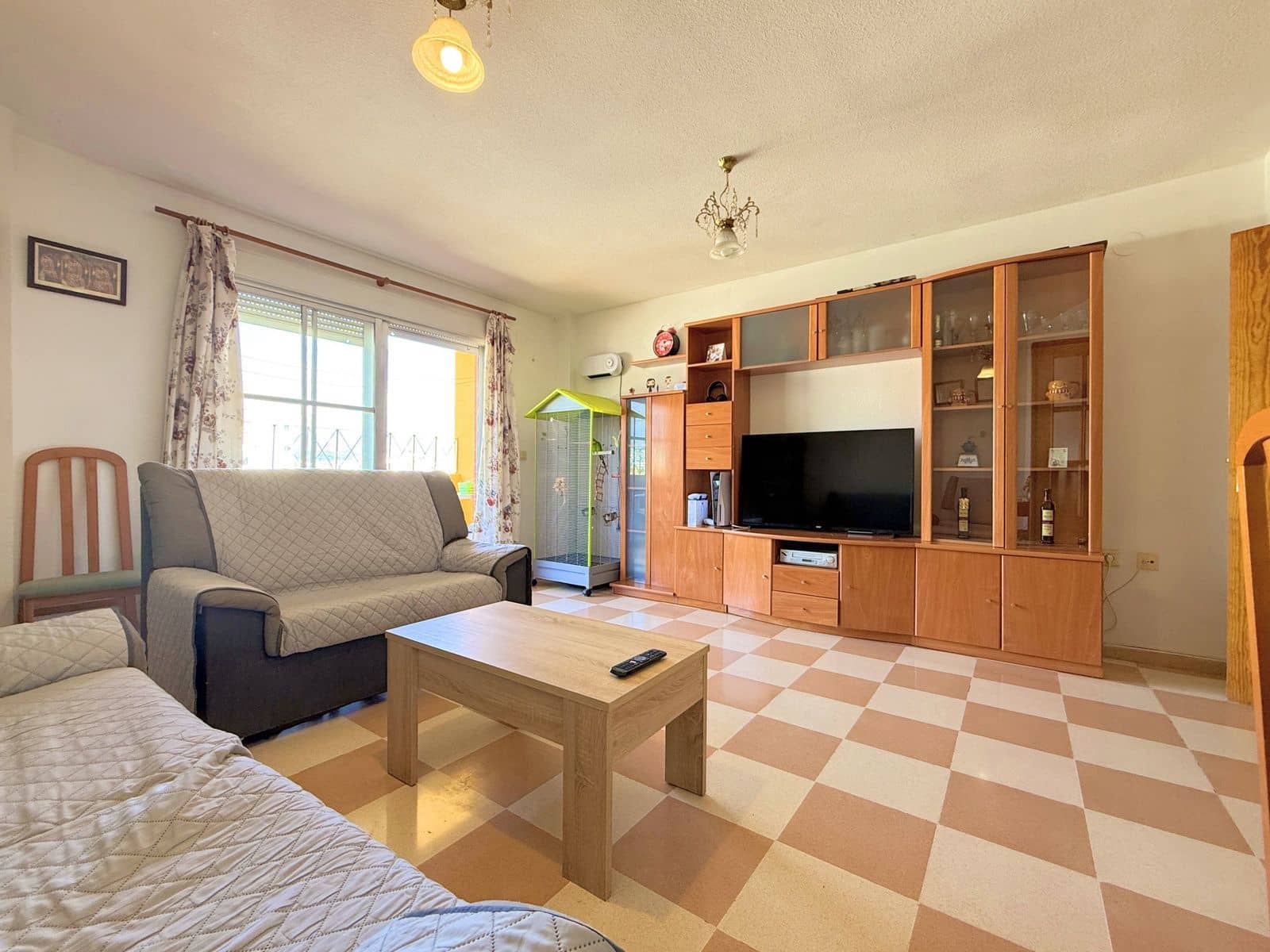 4 sovrum Lägenhet till salu i Estepona - 375 000 € (Ref: 9738843)