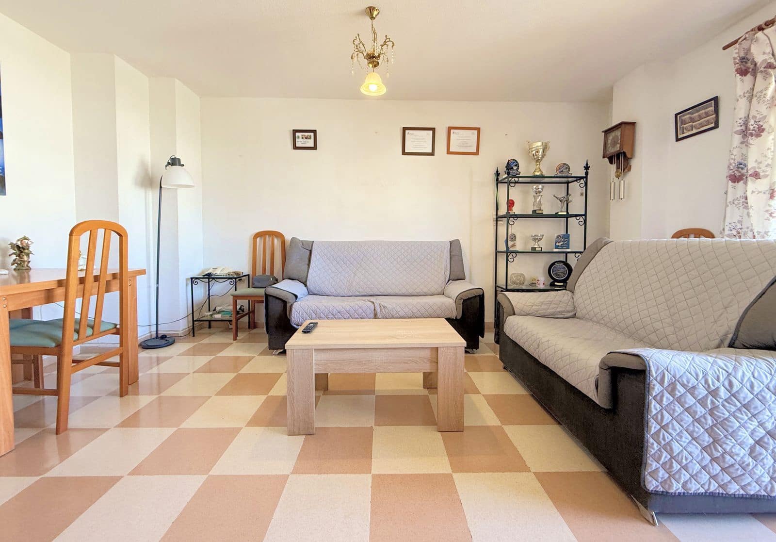 4 sovrum Lägenhet till salu i Estepona - 375 000 € (Ref: 9738843)