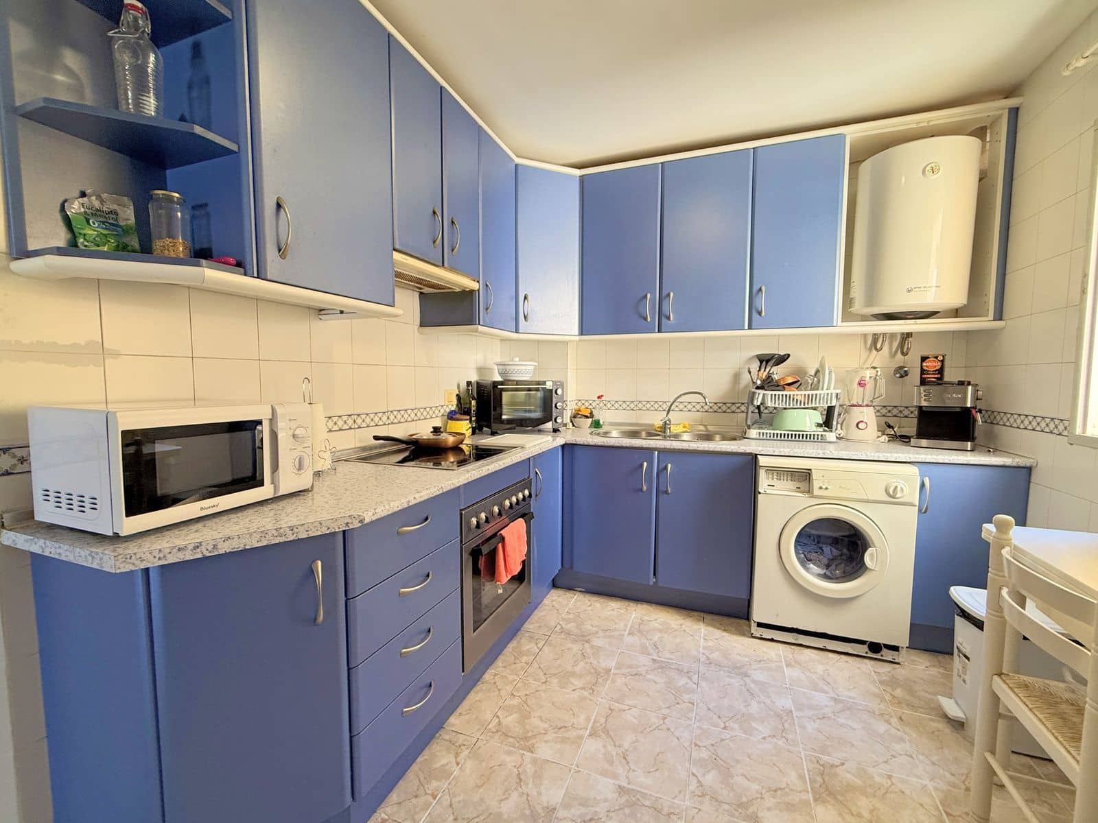 4 sovrum Lägenhet till salu i Estepona - 375 000 € (Ref: 9738843)