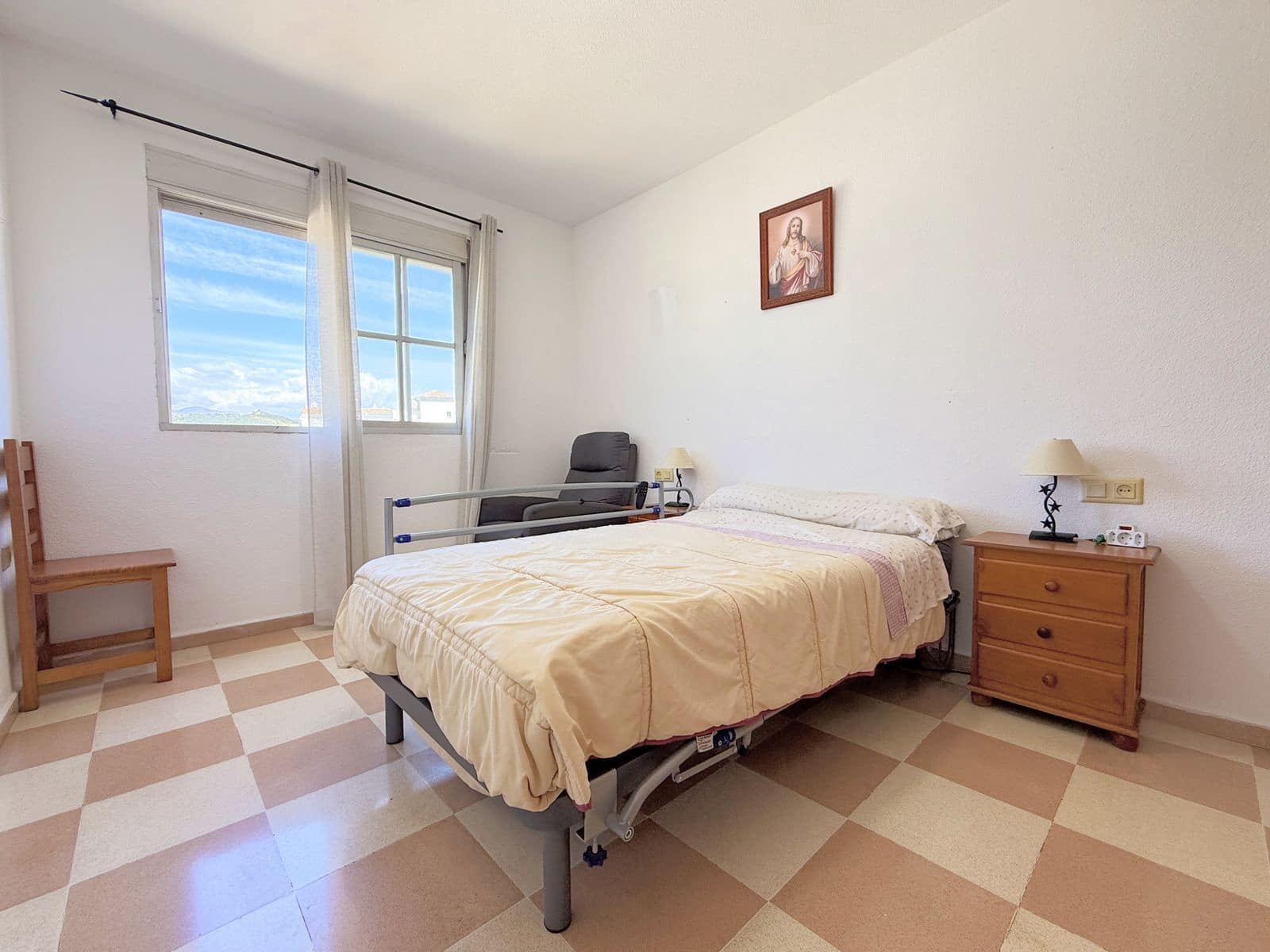 4 sovrum Lägenhet till salu i Estepona - 375 000 € (Ref: 9738843)