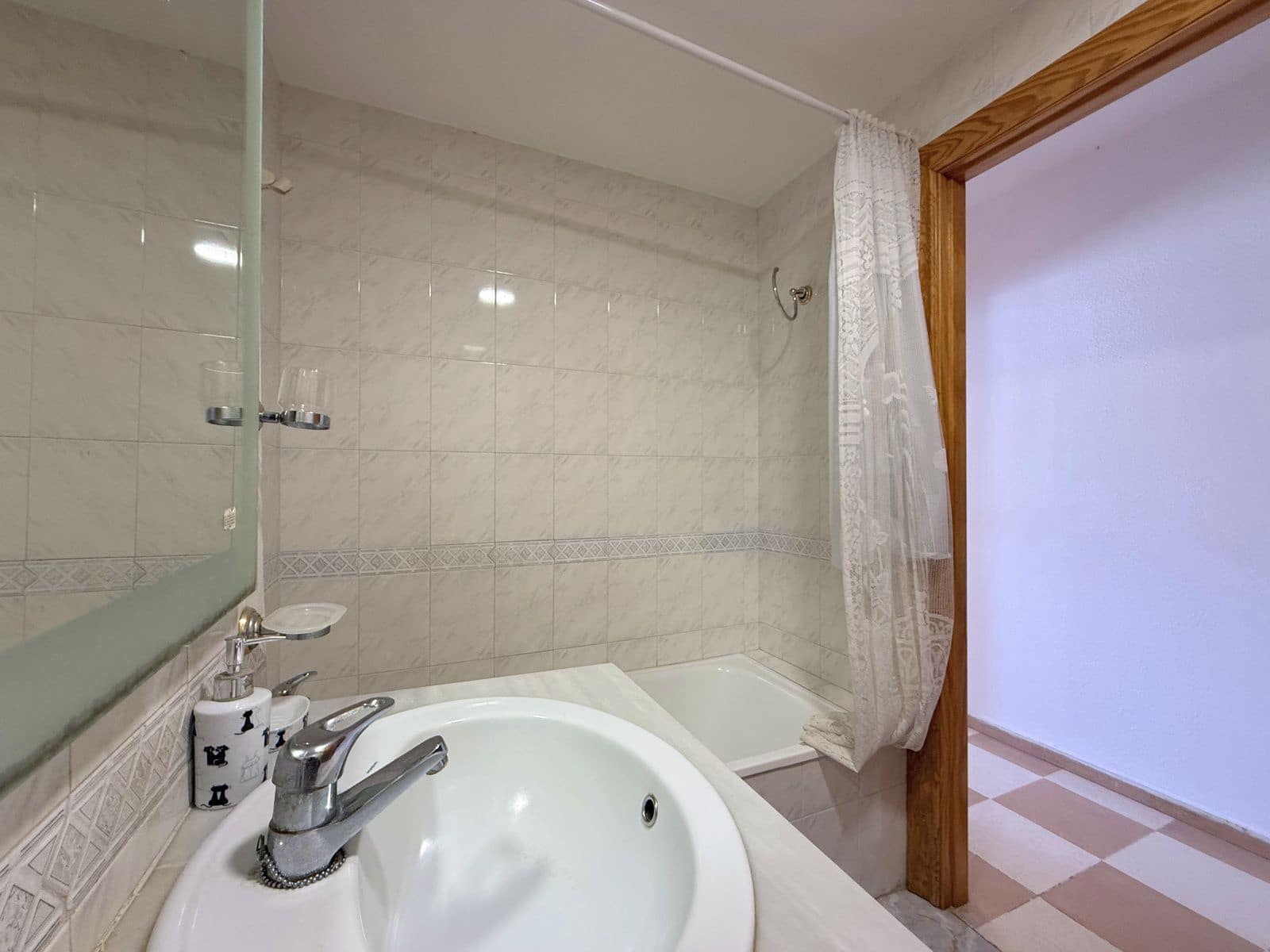 4 sovrum Lägenhet till salu i Estepona - 375 000 € (Ref: 9738843)