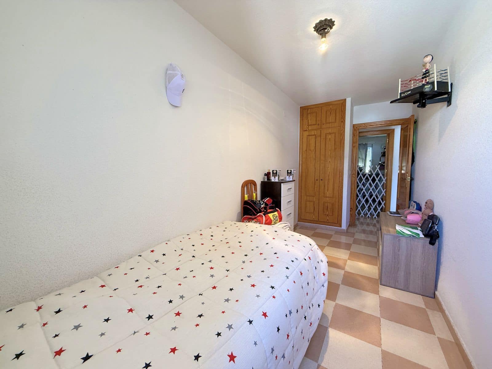 4 sovrum Lägenhet till salu i Estepona - 375 000 € (Ref: 9738843)