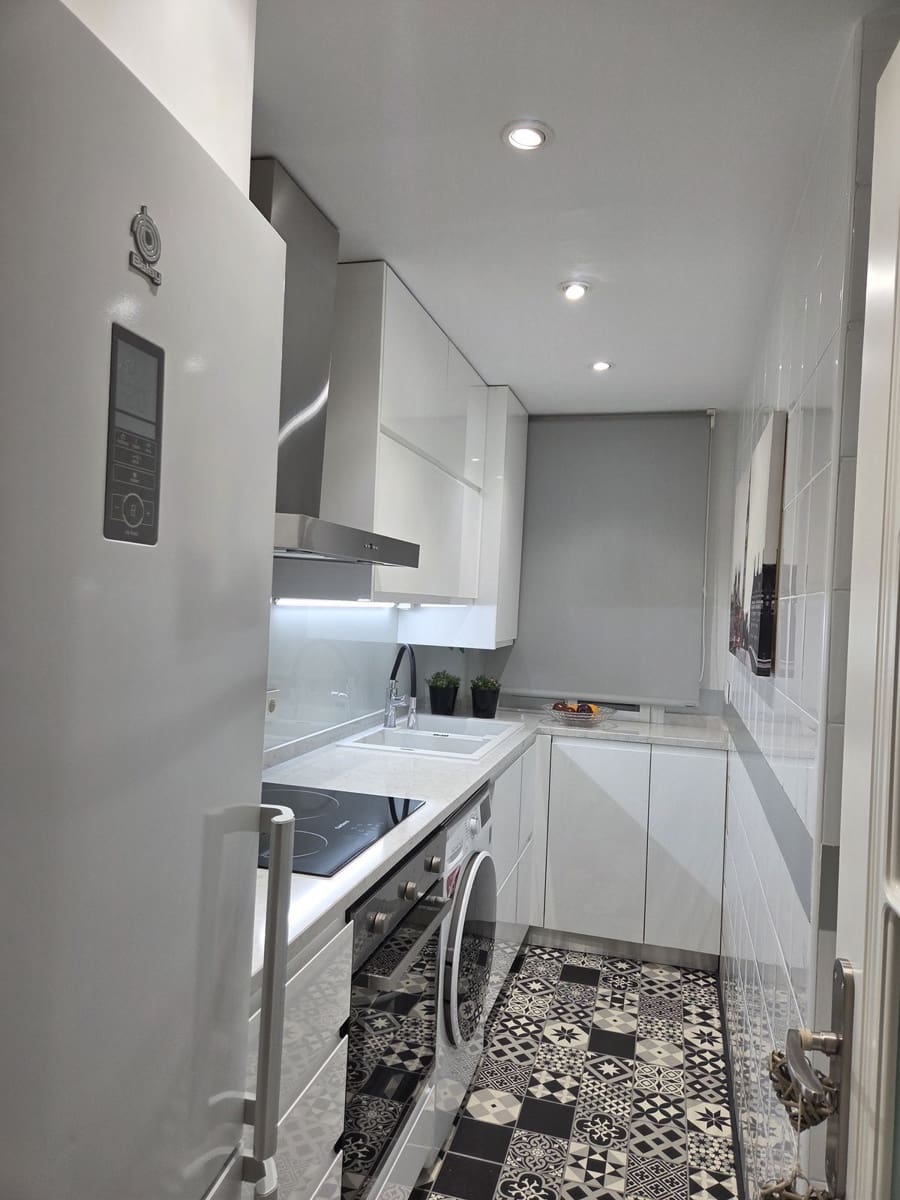 2 sovrum Lägenhet till salu i Marbella - 590 000 € (Ref: 9738846)