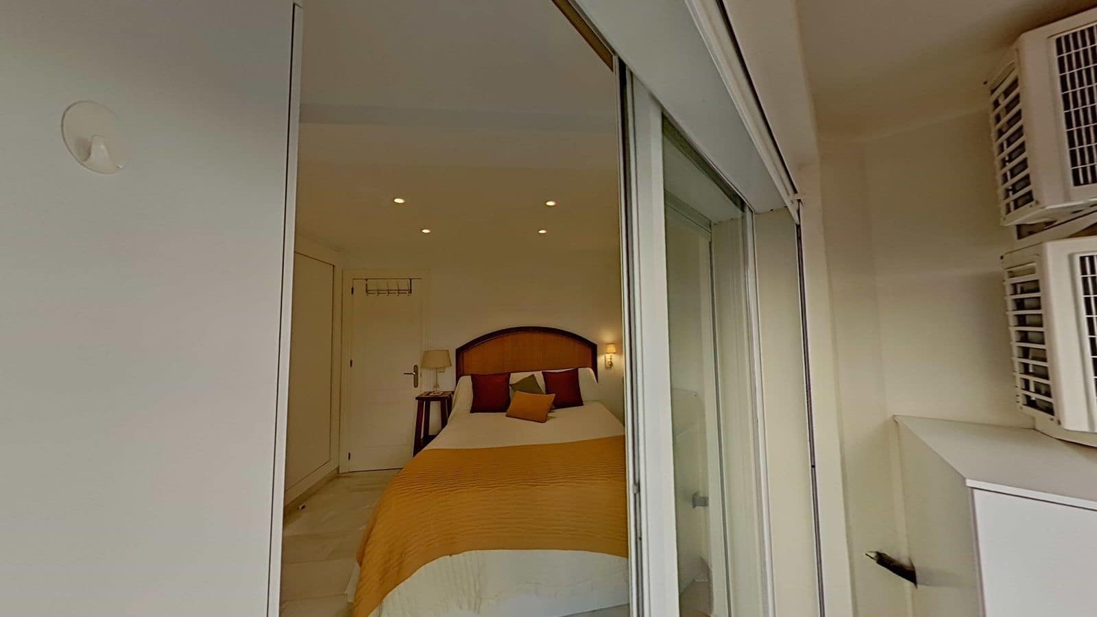 2 sovrum Lägenhet till salu i Marbella - 590 000 € (Ref: 9738846)