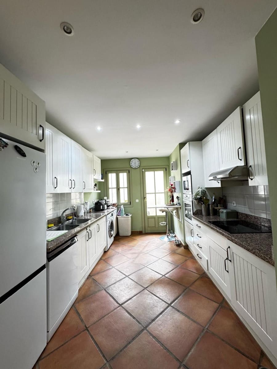 4 Zimmer Haus zu verkaufen in Sotogrande - 850.000 € (Ref: 9738849)