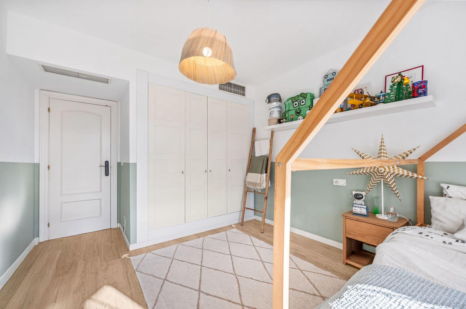 2 slaapkamer Appartement te koop in Guadalmina - € 449.999 (Ref: 9738850)