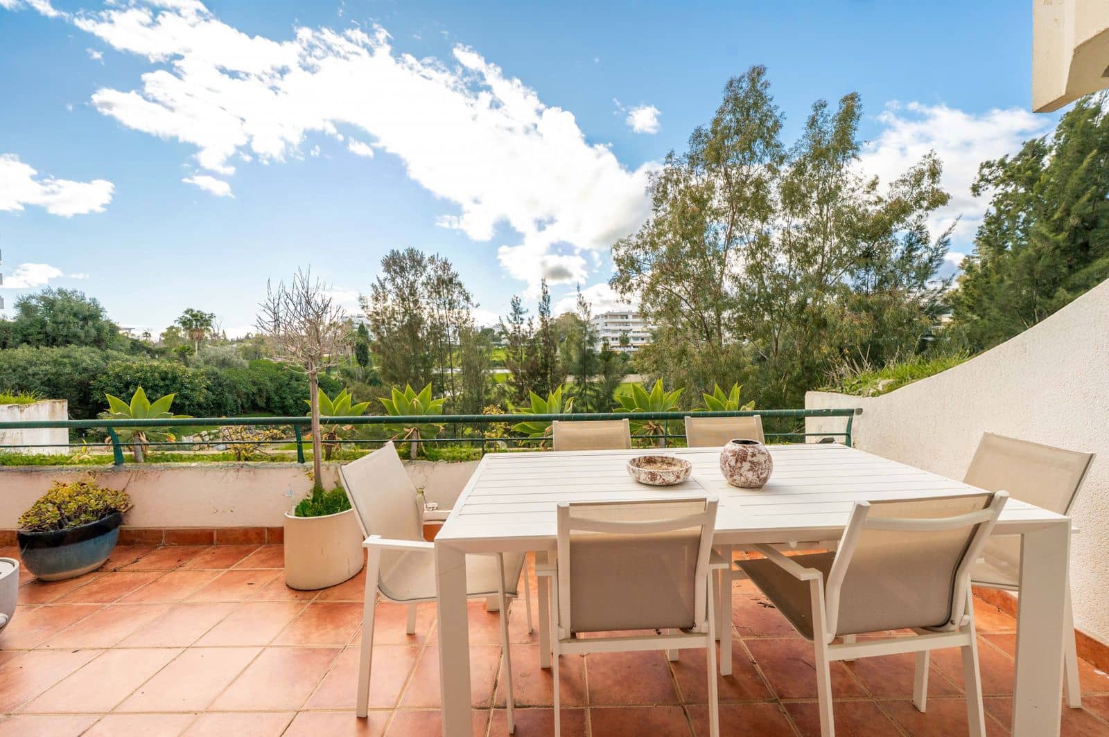 2 slaapkamer Appartement te koop in Guadalmina - € 449.999 (Ref: 9738850)