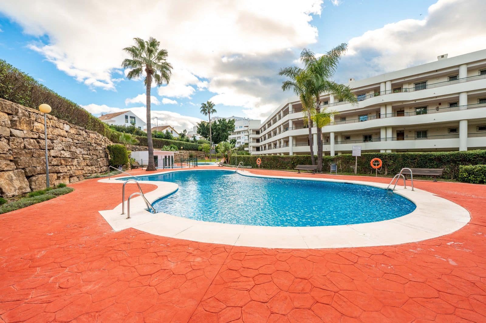 2 slaapkamer Appartement te koop in Guadalmina - € 449.999 (Ref: 9738850)