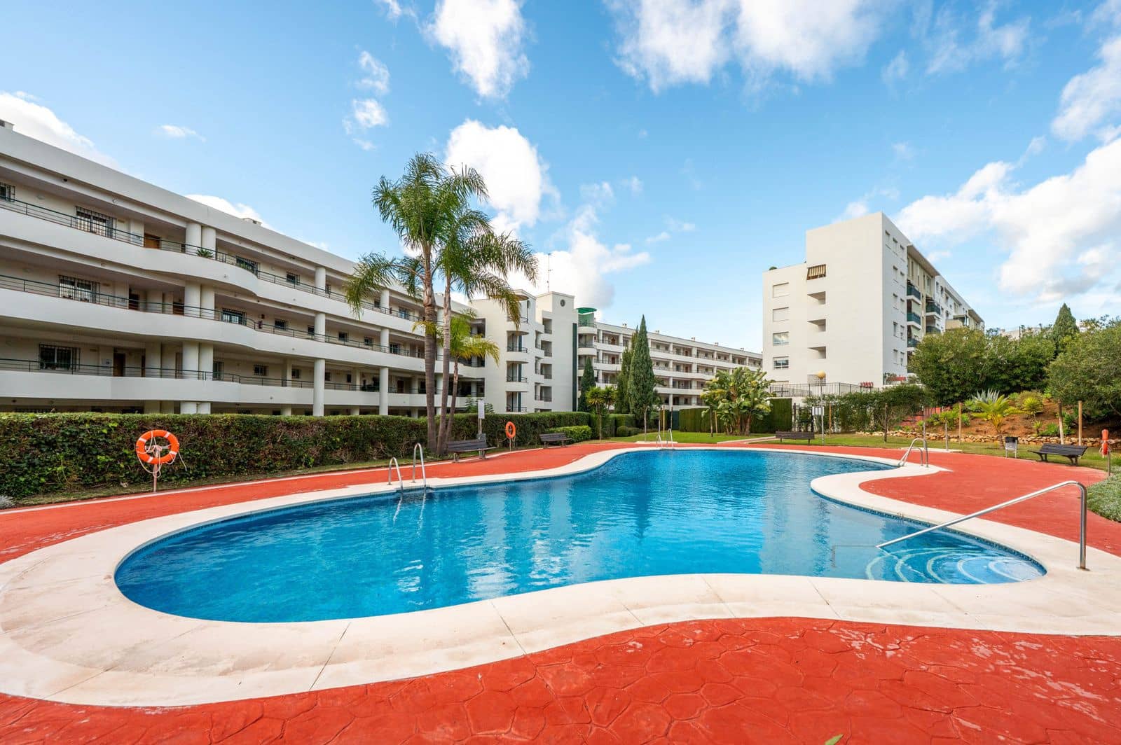 2 slaapkamer Appartement te koop in Guadalmina - € 449.999 (Ref: 9738850)