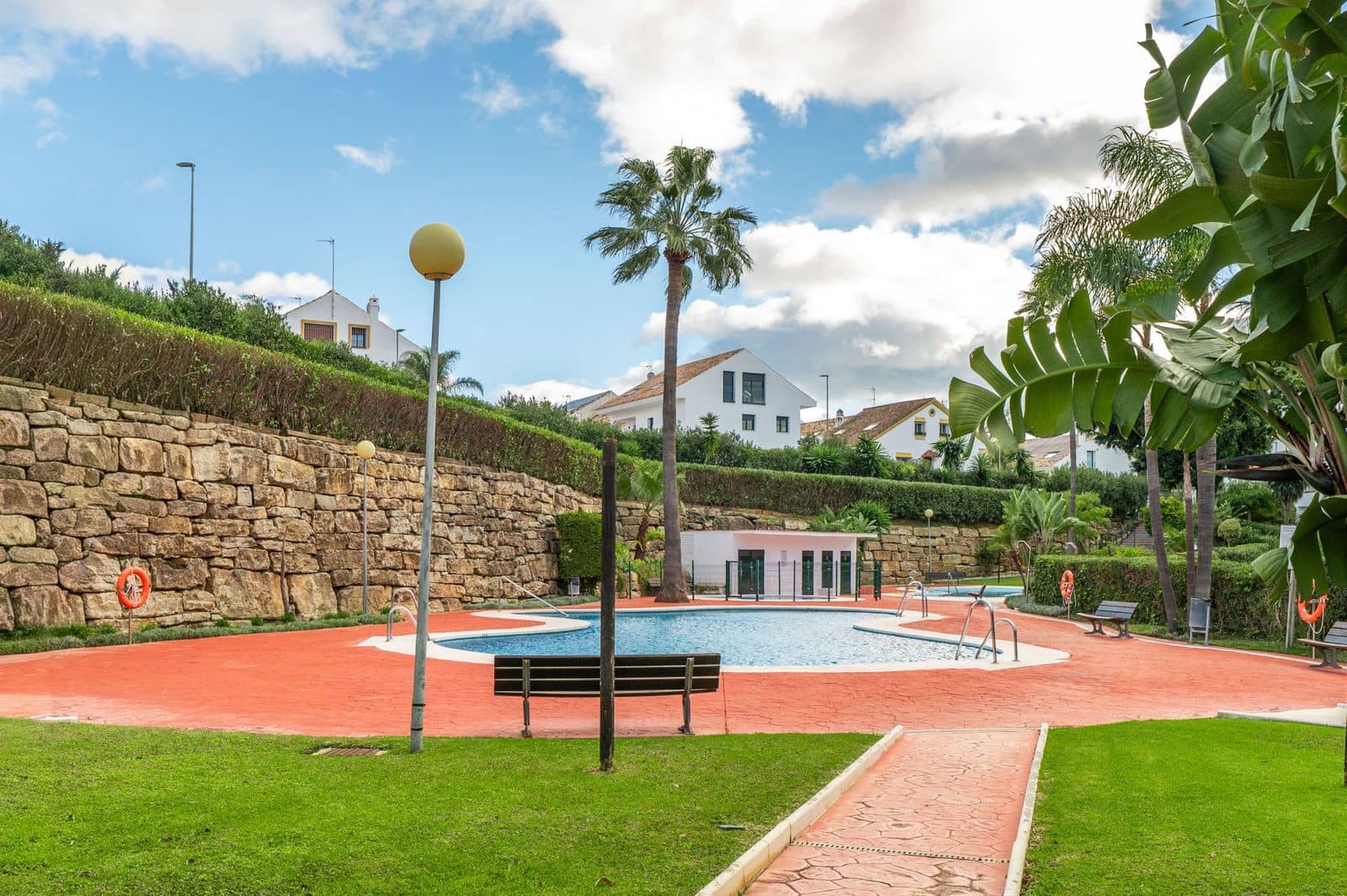 2 slaapkamer Appartement te koop in Guadalmina - € 449.999 (Ref: 9738850)