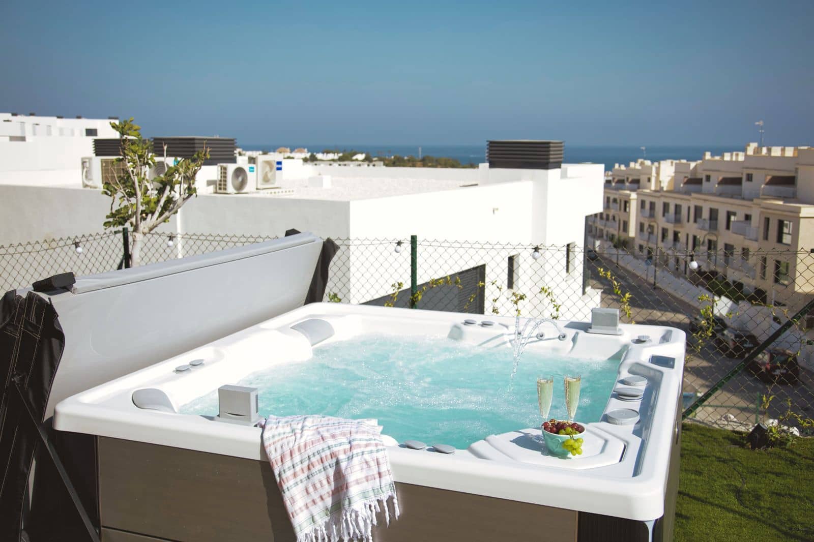 3 bedroom Semi-detached Villa for sale in La Cala de Mijas - € 1,048,000 (Ref: 9738851)