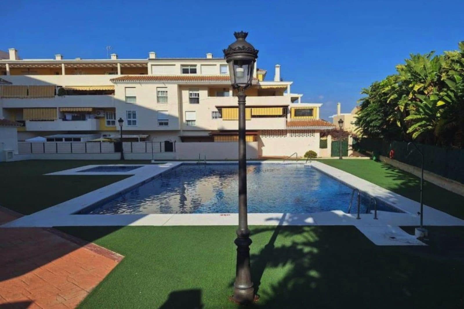 2 makuuhuone Huoneisto myytävänä paikassa Estepona - 365 000 € (Ref: 9738852)