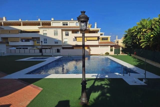 2 makuuhuone Huoneisto myytävänä paikassa Huerta Nueva, Estepona - 365 000 € (Ref: 9738852)