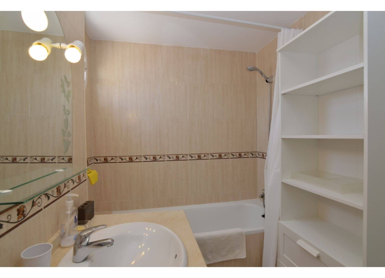 Ático de 2 habitaciones en Nueva Andalucia en venta - 589.000 € (Ref: 9738854)