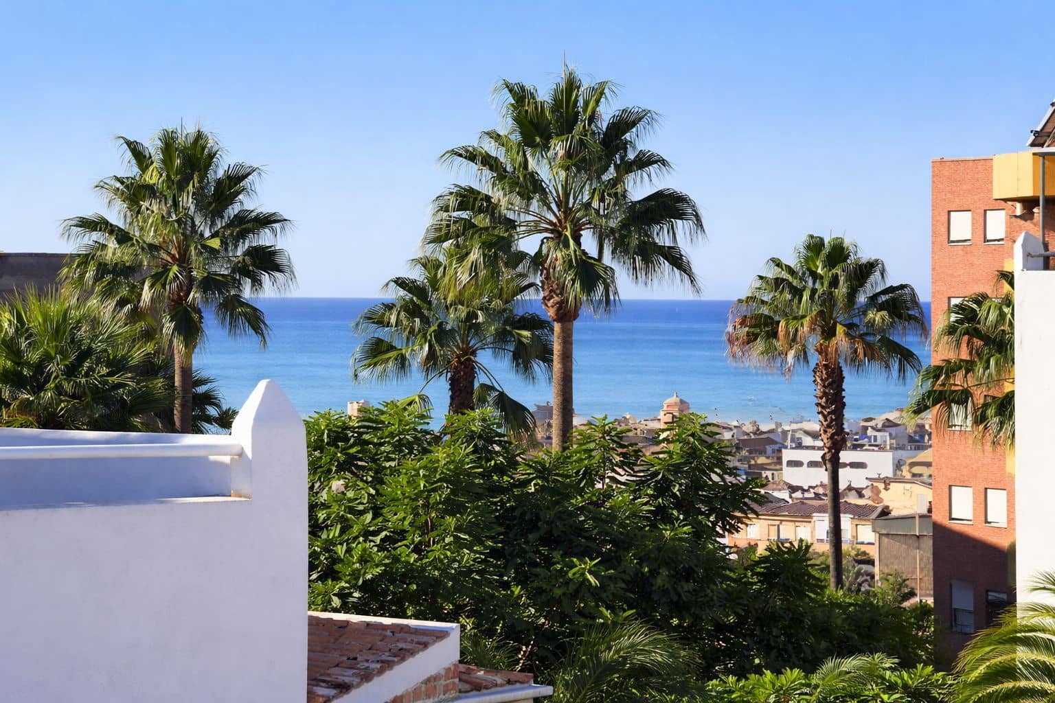 4 soveværelse Semi-Rækkehus til salg i Estepona - € 768.000 (Ref: 9738858)