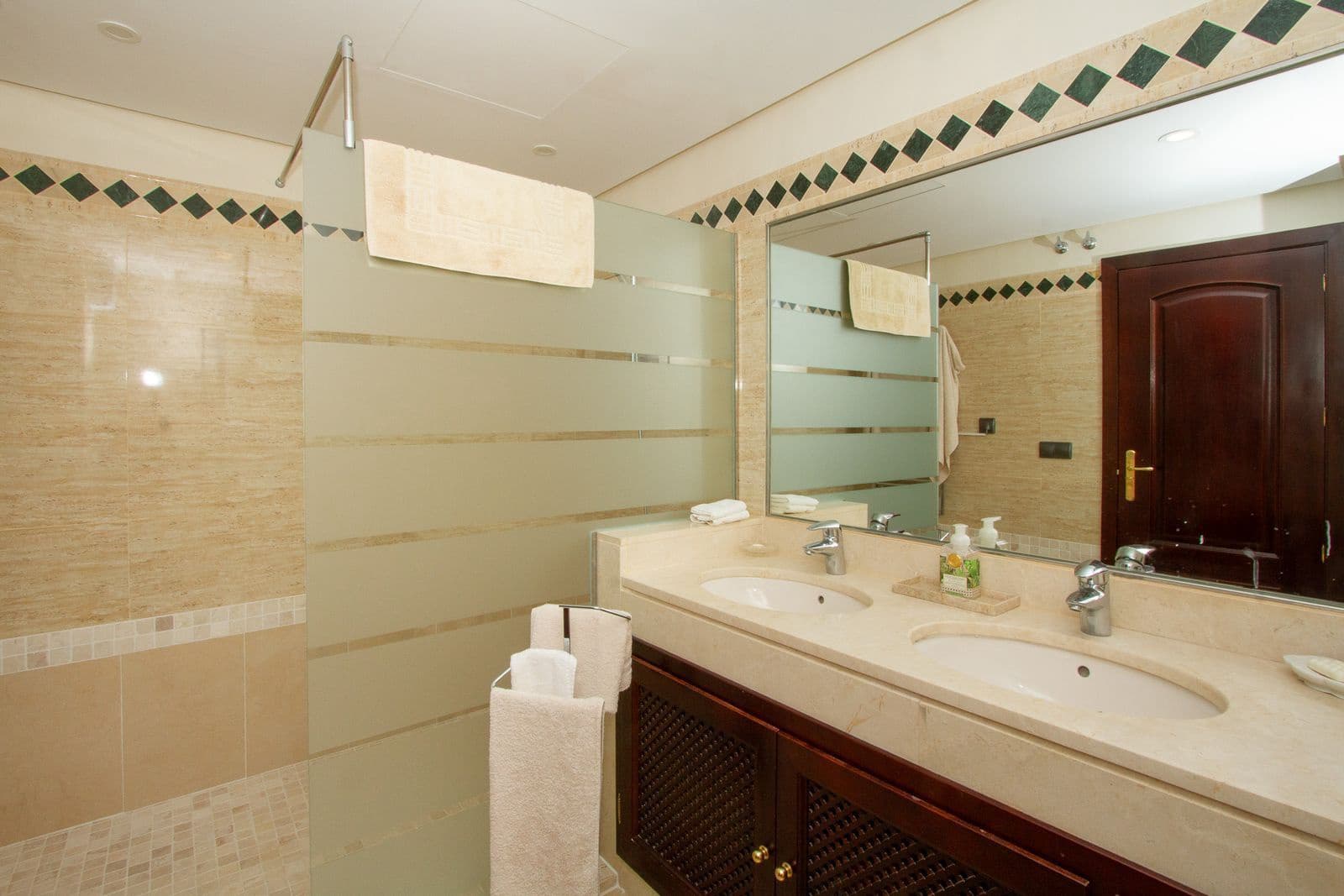 Ático de 3 habitaciones en La Mairena en venta - 595.000 € (Ref: 9738865)