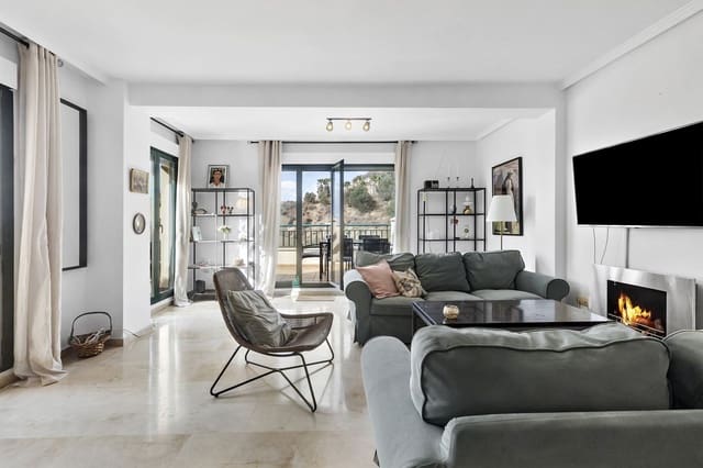 3 makuuhuone Kattohuoneisto myytävänä paikassa Benalmádena - 595 000 € (Ref: 9738867)