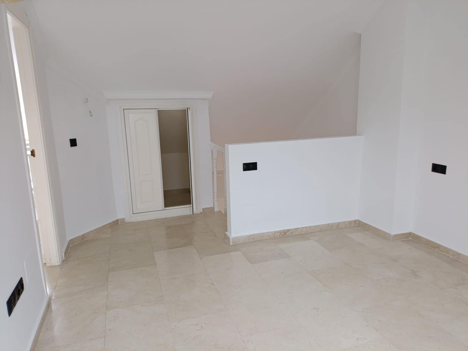 4 soveværelse Byhus til salg i Calahonda - € 449.000 (Ref: 9738868)