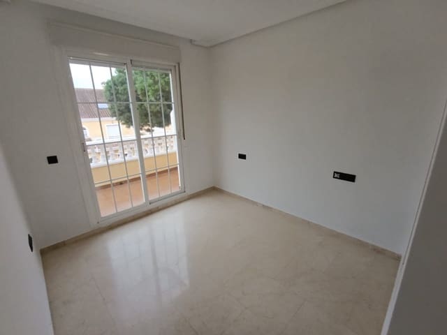 4 soveværelse Byhus til salg i Calahonda, Mijas - € 449.000 (Ref: 9738868)